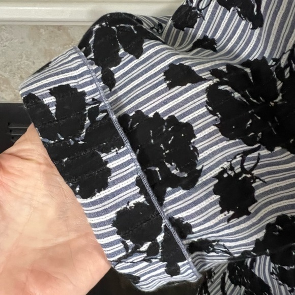 1 By O’2nd Stripes and Flowers Shirt/dress with fish net elements - Picture 3 of 14